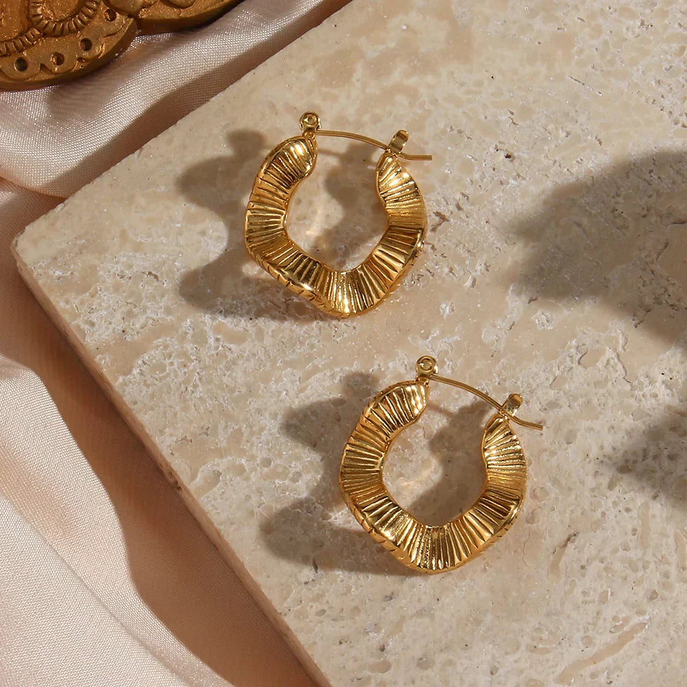 Kinsley Hoop Earrings