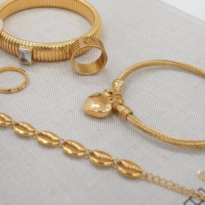 Heart Pendant Bracelet - Gold