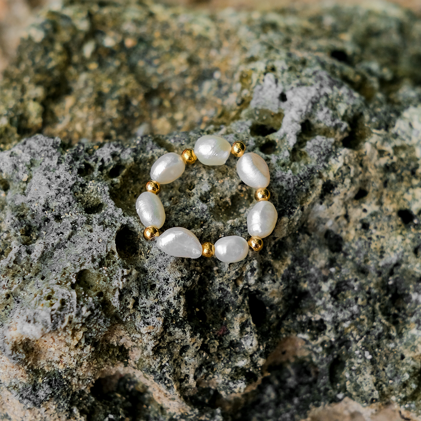 Fiji Pearl Band Ring