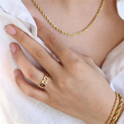 Leah Gold Ring