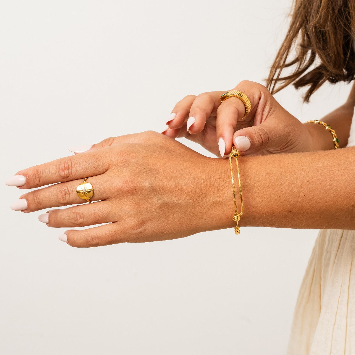 Sydney Dainty Bangle - Gold