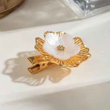 Petal Pearl Hair Clip