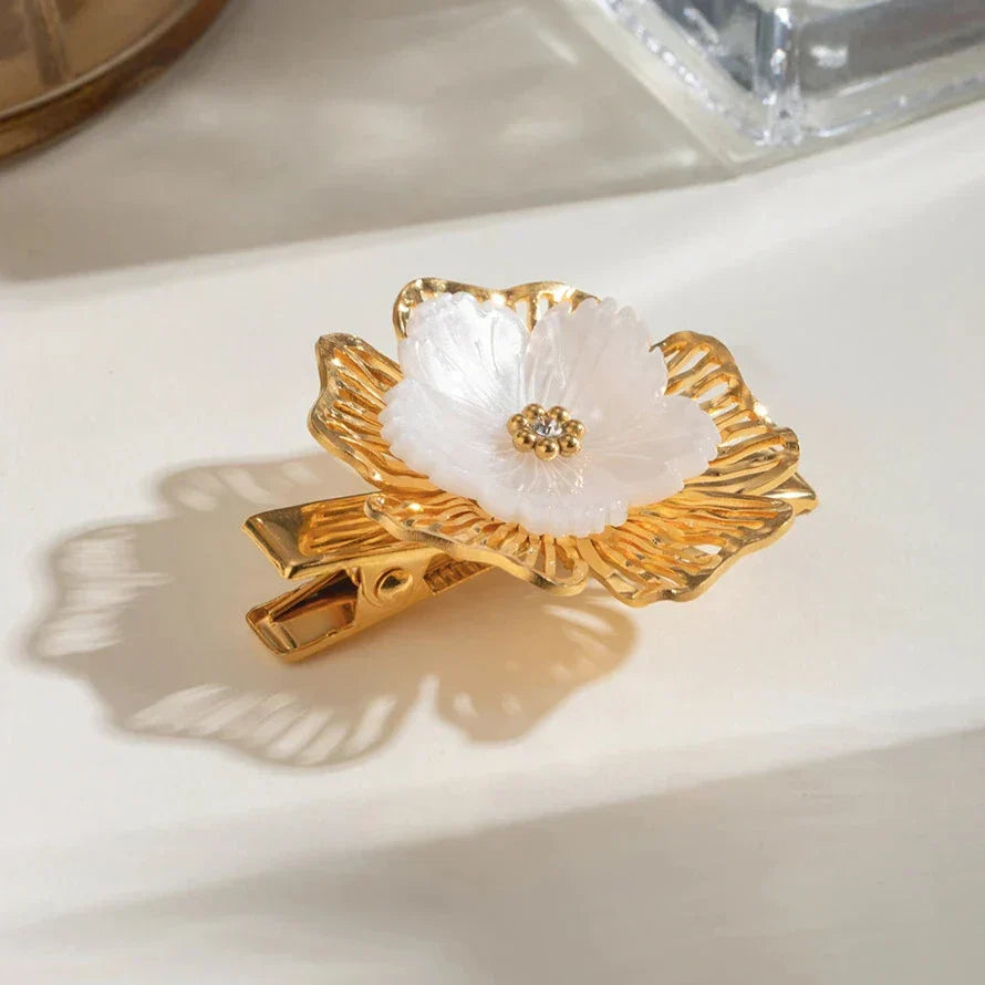 Petal Pearl Hair Clip