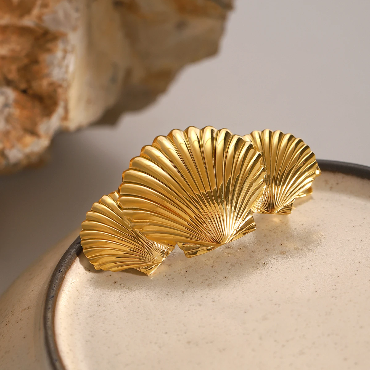 Tidal Sea Shell Gold Hair Clip